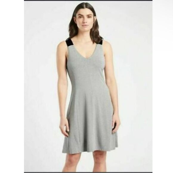 ATHLETA | Santorini Support Dress Gray & Black V-Neck Women’s Size Small - Picture 1 of 9
